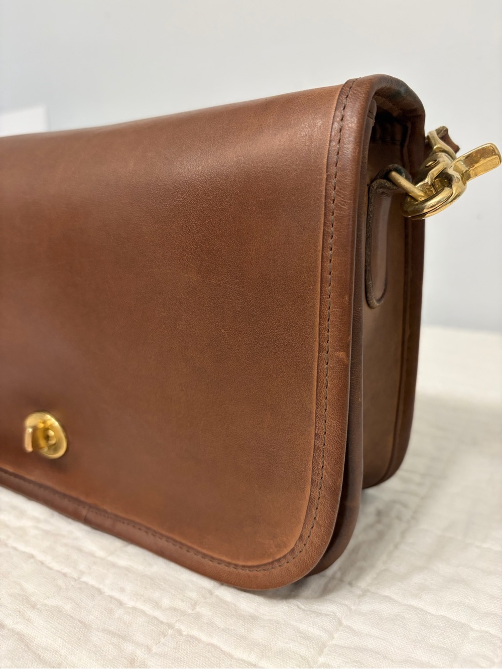 Vintage Coach Pocket Purse (#9755) Pre-1970s Mahogany Leather w/ Brass Turnlock - Picture 3 of 16